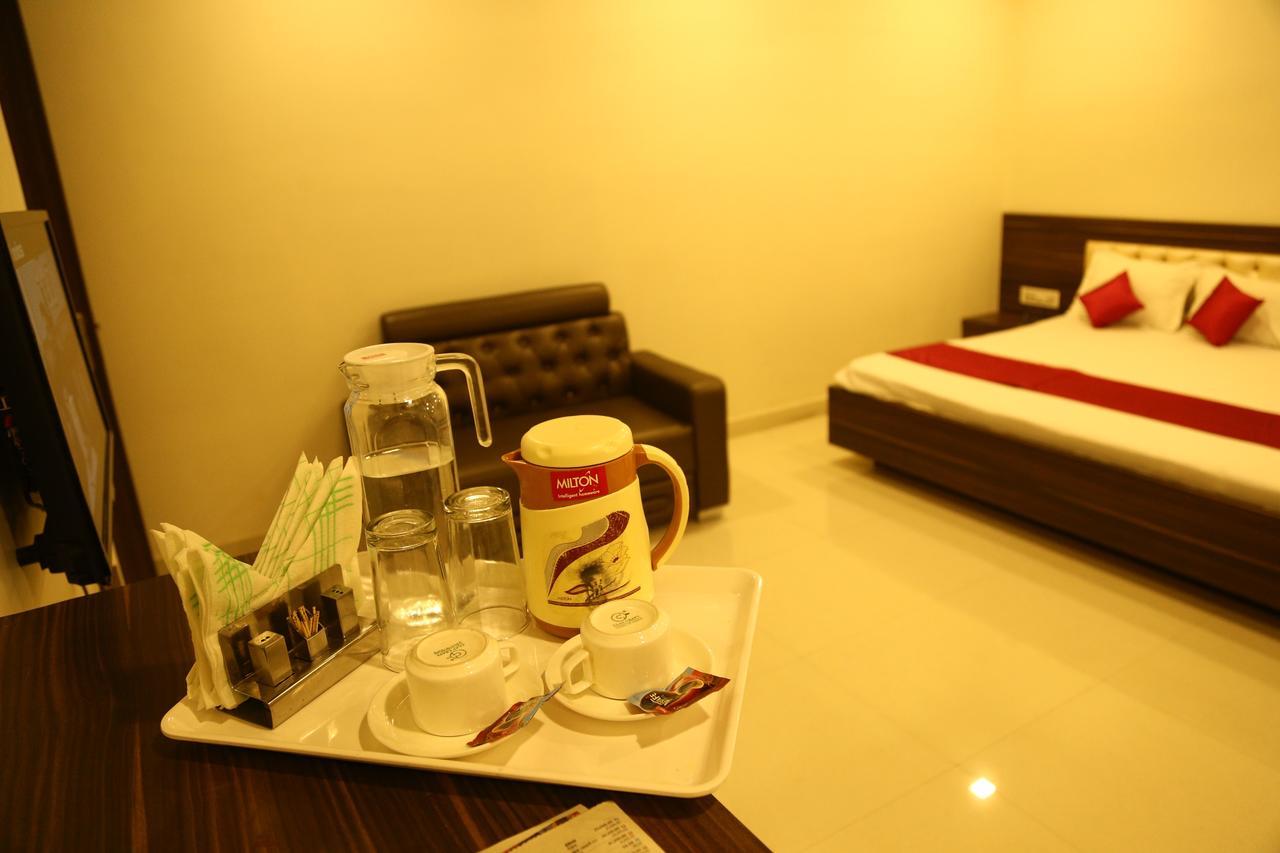 Hotel Kingsway Аджмер Екстериор снимка